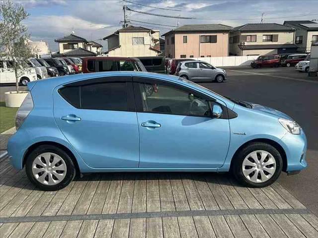 アクア S 禁煙車 車検整備付 スマートキーX2 オートライト 純正SDナビ フルセグ BT DVD Bカメラ ステリモ FRドラレコ ETC チルトステア シートリフター 電格ミラーウインカー アームレスト(11枚目)