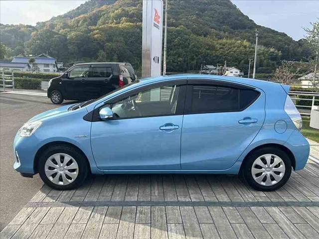 アクア S 禁煙車 車検整備付 スマートキーX2 オートライト 純正SDナビ フルセグ BT DVD Bカメラ ステリモ FRドラレコ ETC チルトステア シートリフター 電格ミラーウインカー アームレスト(15枚目)