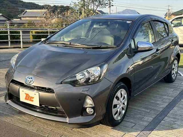 アクア Gブラックソフトレザーセレクション 後期 禁煙車 車検整備付 社外メモリナビ CD ETC エコアイドル エアコン パワステ パワーウィンドウ ヘッドライトレベライザー WSRSエアバッグ Rガラスフィルム施工 マットバイザー(8枚目)