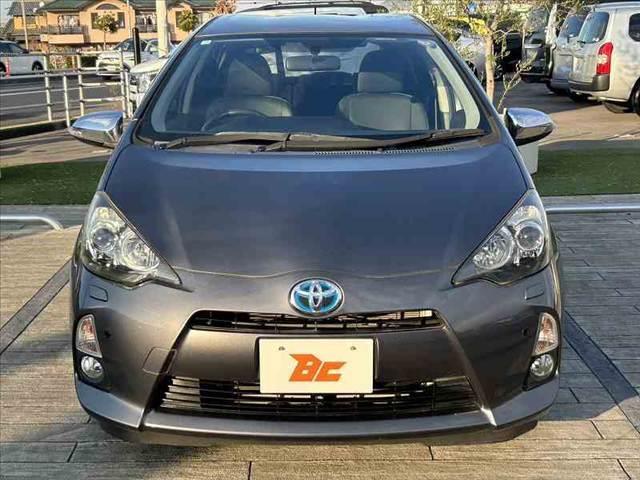 アクア Gブラックソフトレザーセレクション 後期 禁煙車 車検整備付 社外メモリナビ CD ETC エコアイドル エアコン パワステ パワーウィンドウ ヘッドライトレベライザー WSRSエアバッグ Rガラスフィルム施工 マットバイザー(9枚目)