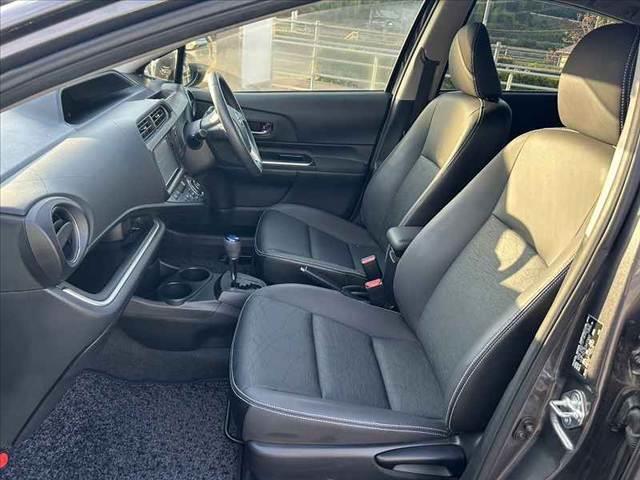 アクア Gブラックソフトレザーセレクション 後期 禁煙車 車検整備付 社外メモリナビ CD ETC エコアイドル エアコン パワステ パワーウィンドウ ヘッドライトレベライザー WSRSエアバッグ Rガラスフィルム施工 マットバイザー(17枚目)