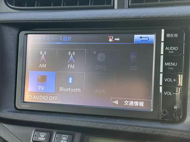 アクア Gブラックソフトレザーセレクション 後期 禁煙車 車検整備付 社外メモリナビ CD ETC エコアイドル エアコン パワステ パワーウィンドウ ヘッドライトレベライザー WSRSエアバッグ Rガラスフィルム施工 マットバイザー(22枚目)