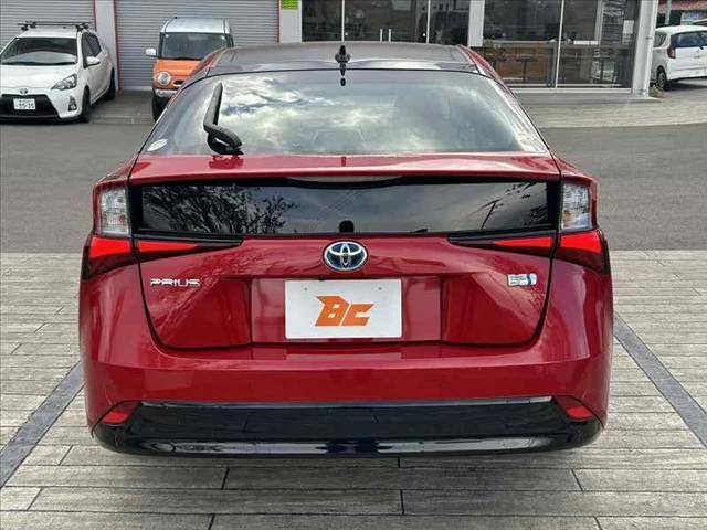 プリウス Ａツーリングセレクション　後期　禁煙車　車検整備付　セーフティＳ　ＢＳＭ　純正９インチナビ　フルセグ　ＢＴ　ＤＶＤ　Ｂカメラ　ステリモ　スマートキー　オートＬＥＤ　置くだけ充電　合皮シート　Ｆシートヒーター　Ｐシート　Ａクルコ（13枚目）