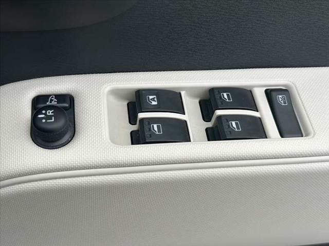 ミラココア ココアＬ　後期　禁煙車　車検整備付　エコアイドル　純正ＳＤナビ　地デジ　ＤＶＤ再生　ＢＴ　キーレス　スペアキー　ＥＴＣ　Ｐガラス　電格ミラー　チルトステア　シートリフター　ベンチシート　アームレスト（24枚目）