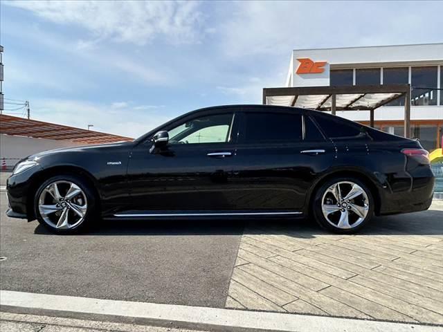 クラウンハイブリッド ＲＳ　禁煙車　車検整備付　ムーンルーフ　ＳＳ　Ａクルコン　Ａハイビーム　純正ＳＤナビ　フルセグ　ＢＴ　ＤＶＤ　Ｂカメ　ステリモ　スーパーライブサウンド　スマートキー２　Ｆシートヒーター　オートＬＥＤ　ＥＴＣ（11枚目）