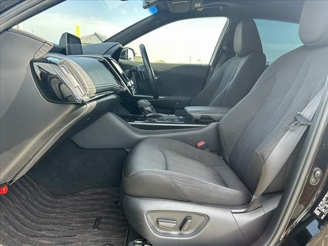 クラウンハイブリッド ＲＳ　禁煙車　車検整備付　ムーンルーフ　ＳＳ　Ａクルコン　Ａハイビーム　純正ＳＤナビ　フルセグ　ＢＴ　ＤＶＤ　Ｂカメ　ステリモ　スーパーライブサウンド　スマートキー２　Ｆシートヒーター　オートＬＥＤ　ＥＴＣ（17枚目）