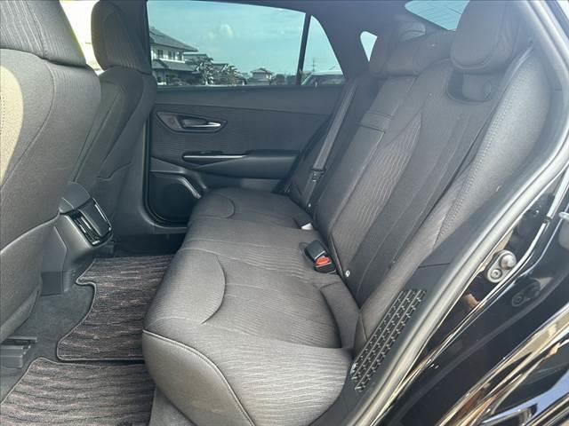 クラウンハイブリッド ＲＳ　禁煙車　車検整備付　ムーンルーフ　ＳＳ　Ａクルコン　Ａハイビーム　純正ＳＤナビ　フルセグ　ＢＴ　ＤＶＤ　Ｂカメ　ステリモ　スーパーライブサウンド　スマートキー２　Ｆシートヒーター　オートＬＥＤ　ＥＴＣ（18枚目）