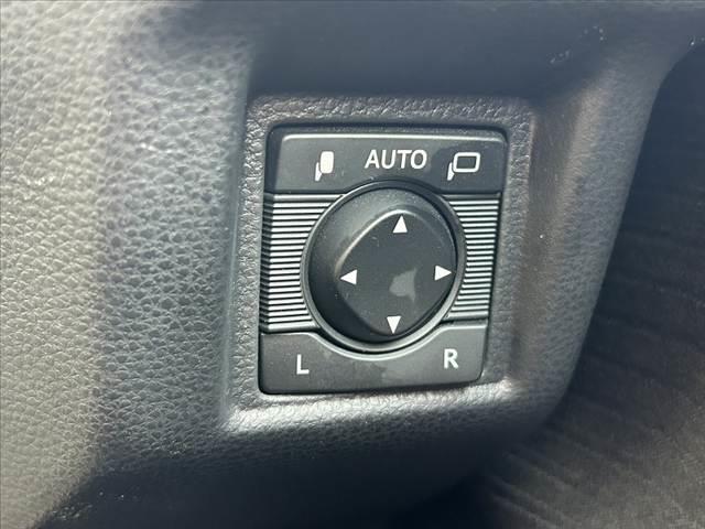 クラウンハイブリッド ＲＳ　禁煙車　車検整備付　ムーンルーフ　ＳＳ　Ａクルコン　Ａハイビーム　純正ＳＤナビ　フルセグ　ＢＴ　ＤＶＤ　Ｂカメ　ステリモ　スーパーライブサウンド　スマートキー２　Ｆシートヒーター　オートＬＥＤ　ＥＴＣ（26枚目）