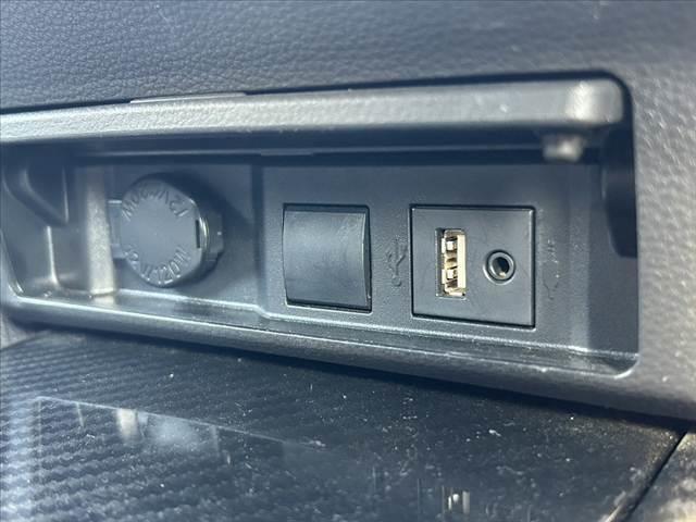 クラウンハイブリッド ＲＳ　禁煙車　車検整備付　ムーンルーフ　ＳＳ　Ａクルコン　Ａハイビーム　純正ＳＤナビ　フルセグ　ＢＴ　ＤＶＤ　Ｂカメ　ステリモ　スーパーライブサウンド　スマートキー２　Ｆシートヒーター　オートＬＥＤ　ＥＴＣ（33枚目）