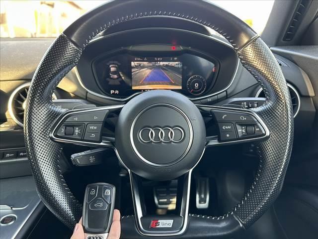 ＴＴクーペ ２．０ＴＦＳＩ　クワトロ　Ｓラインパッケージ　禁煙車　車検整備付　バーチャルコックピット　バックカメラ　クルーズコントロール　ＥＴＣ　ドラレコ　ＢＴ　プッシュスタート　スマートキー２　ＬＥＤヘッドライト　パワーシート　電格ミラー　ホールドアシスト（3枚目）