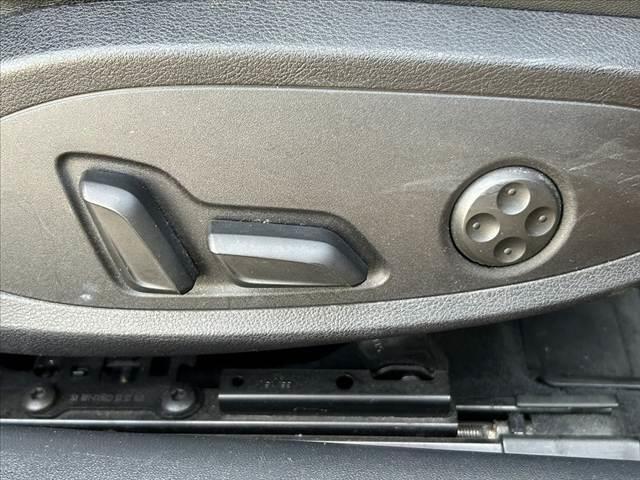 ＴＴクーペ ２．０ＴＦＳＩ　クワトロ　Ｓラインパッケージ　禁煙車　車検整備付　バーチャルコックピット　バックカメラ　クルーズコントロール　ＥＴＣ　ドラレコ　ＢＴ　プッシュスタート　スマートキー２　ＬＥＤヘッドライト　パワーシート　電格ミラー　ホールドアシスト（30枚目）