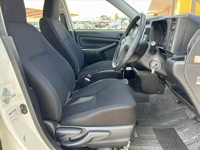 プロボックス DX 車検整備付 後期 AM/FMラジオ 時間調整式間欠前後ワイパー ヘッドライトレベライザー シートリフター ACソケット 電動ミラー サイドバイザー マット オートライト 横滑り防止 バックドアロック(16枚目)