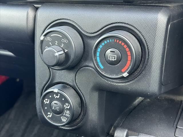 プロボックス DX 車検整備付 後期 AM/FMラジオ 時間調整式間欠前後ワイパー ヘッドライトレベライザー シートリフター ACソケット 電動ミラー サイドバイザー マット オートライト 横滑り防止 バックドアロック(21枚目)