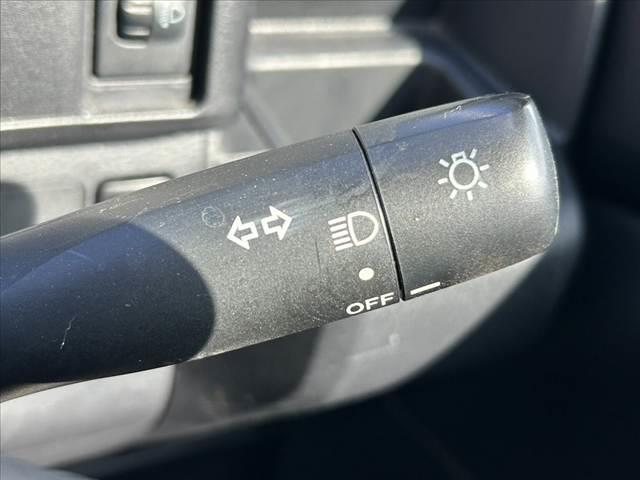 プロボックス DX 車検整備付 後期 AM/FMラジオ 時間調整式間欠前後ワイパー ヘッドライトレベライザー シートリフター ACソケット 電動ミラー サイドバイザー マット オートライト 横滑り防止 バックドアロック(22枚目)