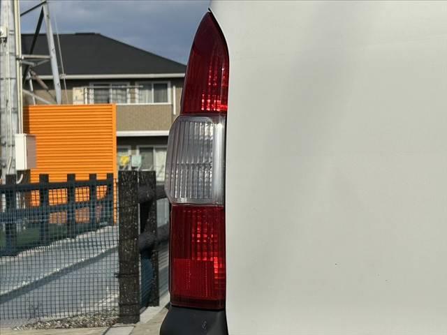 プロボックス DX 車検整備付 後期 AM/FMラジオ 時間調整式間欠前後ワイパー ヘッドライトレベライザー シートリフター ACソケット 電動ミラー サイドバイザー マット オートライト 横滑り防止 バックドアロック(31枚目)