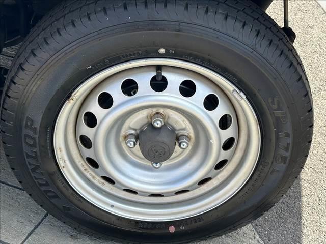 プロボックス DX 車検整備付 後期 AM/FMラジオ 時間調整式間欠前後ワイパー ヘッドライトレベライザー シートリフター ACソケット 電動ミラー サイドバイザー マット オートライト 横滑り防止 バックドアロック(34枚目)