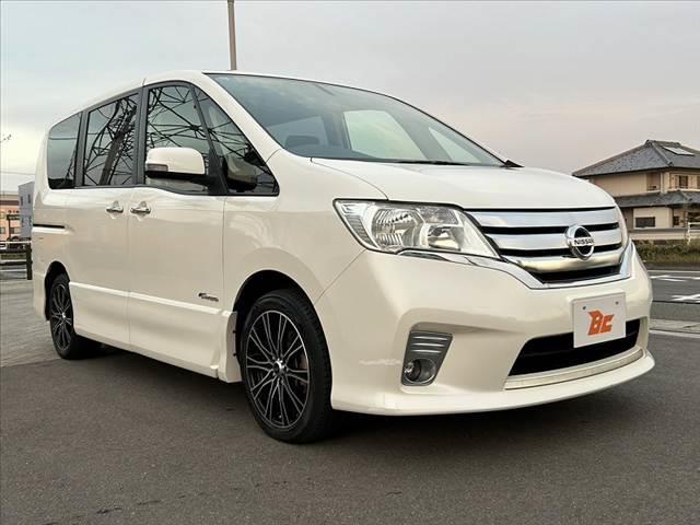 セレナ ハイウェイスターＶ　アーバンクロム　禁煙車　フリップダウンモニター　両側電動スライドドア　ナビ　フルセグ　バックモニター　ＨＩＤオートライト　クルコン　プッシュスタート　スマートキー　アイドリングストップ　フォグランプ　電格ミラー（8枚目）