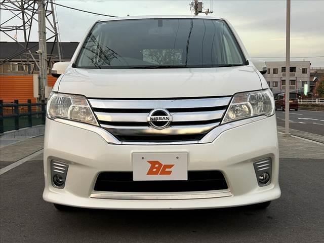 セレナ ハイウェイスターＶ　アーバンクロム　禁煙車　フリップダウンモニター　両側電動スライドドア　ナビ　フルセグ　バックモニター　ＨＩＤオートライト　クルコン　プッシュスタート　スマートキー　アイドリングストップ　フォグランプ　電格ミラー（9枚目）