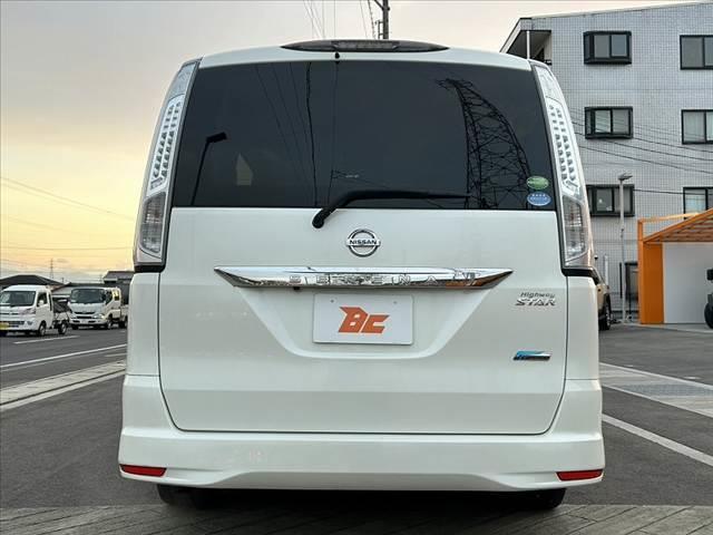 セレナ ハイウェイスターＶ　アーバンクロム　禁煙車　フリップダウンモニター　両側電動スライドドア　ナビ　フルセグ　バックモニター　ＨＩＤオートライト　クルコン　プッシュスタート　スマートキー　アイドリングストップ　フォグランプ　電格ミラー（14枚目）