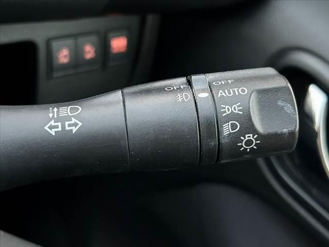 セレナ ハイウェイスターＶ　アーバンクロム　禁煙車　フリップダウンモニター　両側電動スライドドア　ナビ　フルセグ　バックモニター　ＨＩＤオートライト　クルコン　プッシュスタート　スマートキー　アイドリングストップ　フォグランプ　電格ミラー（22枚目）