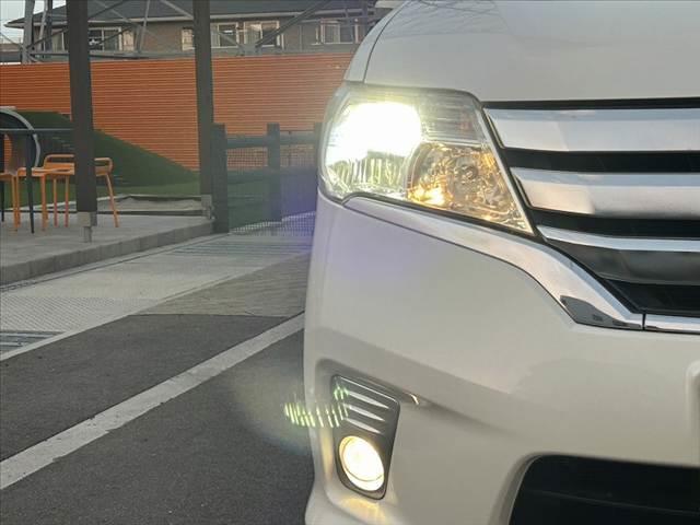 セレナ ハイウェイスターＶ　アーバンクロム　禁煙車　フリップダウンモニター　両側電動スライドドア　ナビ　フルセグ　バックモニター　ＨＩＤオートライト　クルコン　プッシュスタート　スマートキー　アイドリングストップ　フォグランプ　電格ミラー（30枚目）