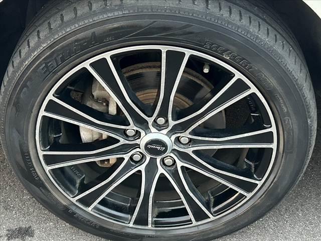 セレナ ハイウェイスターＶ　アーバンクロム　禁煙車　フリップダウンモニター　両側電動スライドドア　ナビ　フルセグ　バックモニター　ＨＩＤオートライト　クルコン　プッシュスタート　スマートキー　アイドリングストップ　フォグランプ　電格ミラー（34枚目）