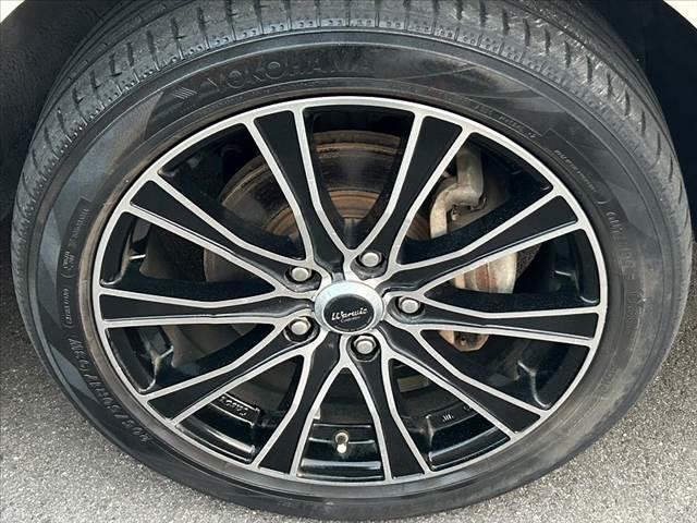 セレナ ハイウェイスターＶ　アーバンクロム　禁煙車　フリップダウンモニター　両側電動スライドドア　ナビ　フルセグ　バックモニター　ＨＩＤオートライト　クルコン　プッシュスタート　スマートキー　アイドリングストップ　フォグランプ　電格ミラー（37枚目）