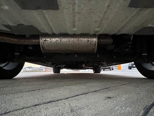 セレナ ハイウェイスターＶ　アーバンクロム　禁煙車　フリップダウンモニター　両側電動スライドドア　ナビ　フルセグ　バックモニター　ＨＩＤオートライト　クルコン　プッシュスタート　スマートキー　アイドリングストップ　フォグランプ　電格ミラー（40枚目）