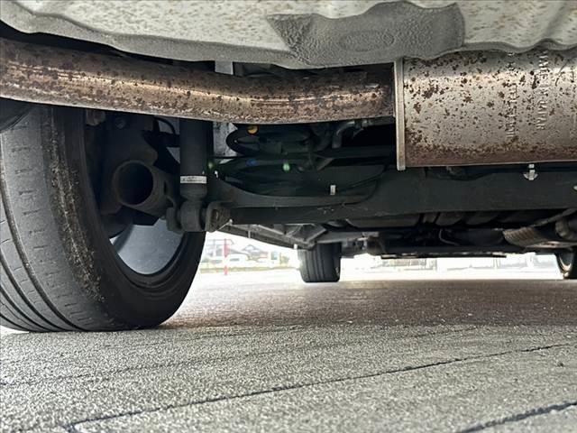 セレナ ハイウェイスターＶ　アーバンクロム　禁煙車　フリップダウンモニター　両側電動スライドドア　ナビ　フルセグ　バックモニター　ＨＩＤオートライト　クルコン　プッシュスタート　スマートキー　アイドリングストップ　フォグランプ　電格ミラー（41枚目）