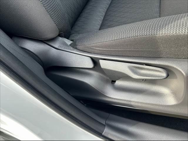 アクア Z 禁煙車 セーフティセンス BSM パノラマM オートLED 10.5インチディスプレイ BT ステリモ ETC ドラレコ スマートキーX2 純正15AW レーダークルーズ チルトステア シートリフター(30枚目)