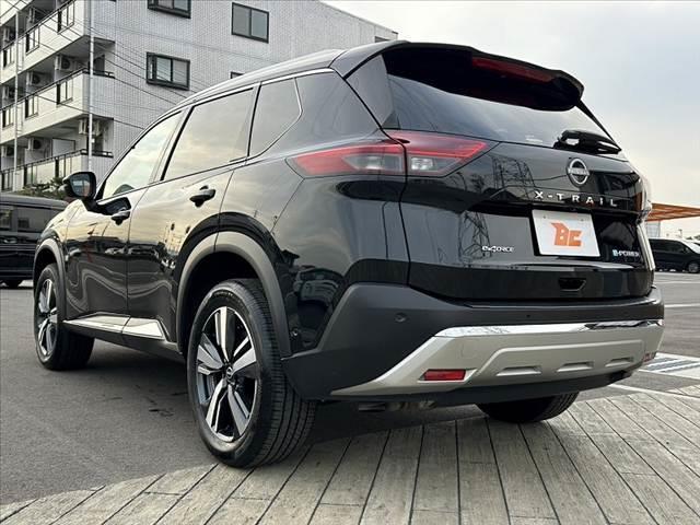 エクストレイル G e-4ORCE 禁煙車 プロパイロット エマブレ アラビュー インテリミラー 12.3コネクトナビ フルセグ BT BOSEサウンド タンナッパ革シート パノラマルーフ シルバールーフレール ETC FRドラレコ(13枚目)