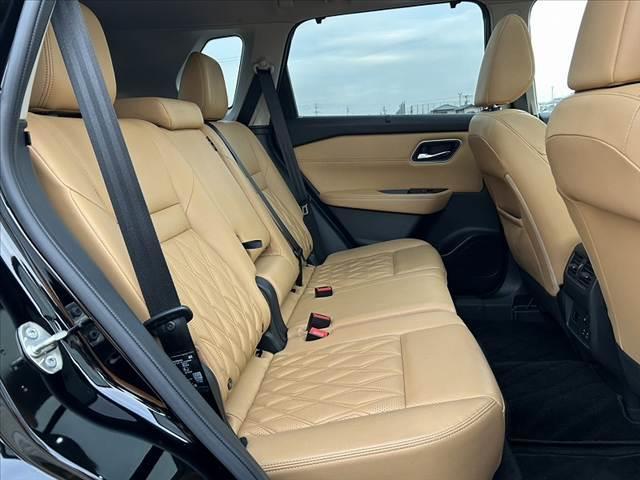 エクストレイル G e-4ORCE 禁煙車 プロパイロット エマブレ アラビュー インテリミラー 12.3コネクトナビ フルセグ BT BOSEサウンド タンナッパ革シート パノラマルーフ シルバールーフレール ETC FRドラレコ(19枚目)