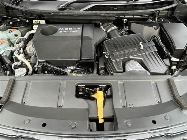 エクストレイル G e-4ORCE 禁煙車 プロパイロット エマブレ アラビュー インテリミラー 12.3コネクトナビ フルセグ BT BOSEサウンド タンナッパ革シート パノラマルーフ シルバールーフレール ETC FRドラレコ(47枚目)