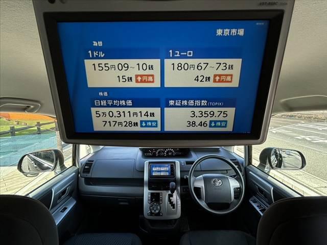 ノア S 禁煙車 車検整備付 両側電動スライドドア フリップダウンモニター 純正ナビ バックモニター 地デジ DVD再生 プッシュスタート スマートキー2ケ 電格ミラー ETC ウィンカーミラー 禁煙車 マット(2枚目)