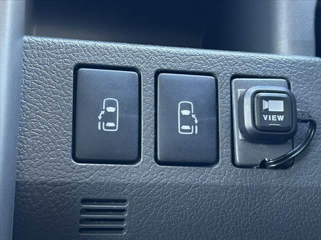 ノア S 禁煙車 車検整備付 両側電動スライドドア フリップダウンモニター 純正ナビ バックモニター 地デジ DVD再生 プッシュスタート スマートキー2ケ 電格ミラー ETC ウィンカーミラー 禁煙車 マット(5枚目)
