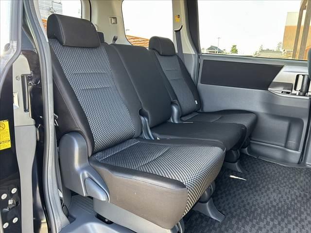 ノア S 禁煙車 車検整備付 両側電動スライドドア フリップダウンモニター 純正ナビ バックモニター 地デジ DVD再生 プッシュスタート スマートキー2ケ 電格ミラー ETC ウィンカーミラー 禁煙車 マット(19枚目)