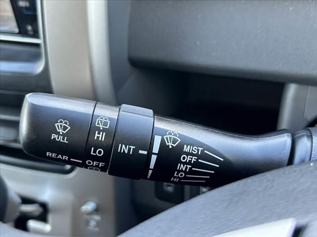 ノア S 禁煙車 車検整備付 両側電動スライドドア フリップダウンモニター 純正ナビ バックモニター 地デジ DVD再生 プッシュスタート スマートキー2ケ 電格ミラー ETC ウィンカーミラー 禁煙車 マット(26枚目)