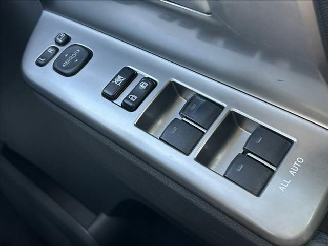 ノア S 禁煙車 車検整備付 両側電動スライドドア フリップダウンモニター 純正ナビ バックモニター 地デジ DVD再生 プッシュスタート スマートキー2ケ 電格ミラー ETC ウィンカーミラー 禁煙車 マット(28枚目)