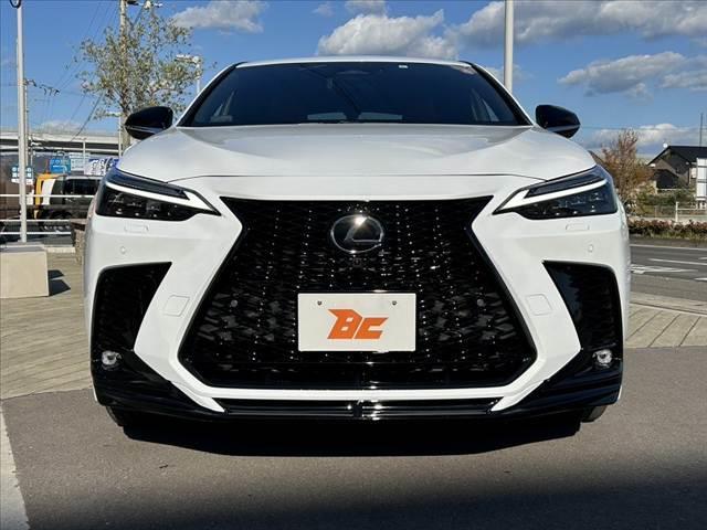 NX NX450h+ Fスポーツ 禁煙車 TRDエアロ アドバンストパーク セーフティ Aクルコン Aハイビーム BSM 20インチAW スポーツ革シート スマートキーX2 ETC オートLED Dインナーミラー 14型ナビ BT(9枚目)