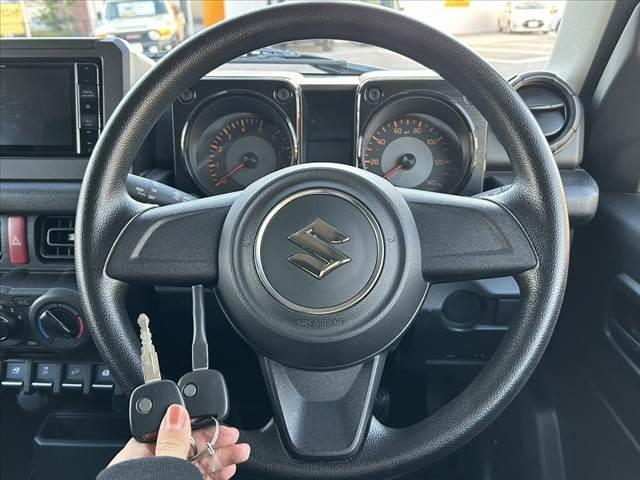 ジムニー XG 禁煙車 5MT 4WD 社外SDナビ フルセグ BT DVD キーレス スペアキー 横滑り防止 チルトステア ヨコハマ製マッドタイヤ サイドカーテンエアB マット プライバシーガラス レベライザー(6枚目)