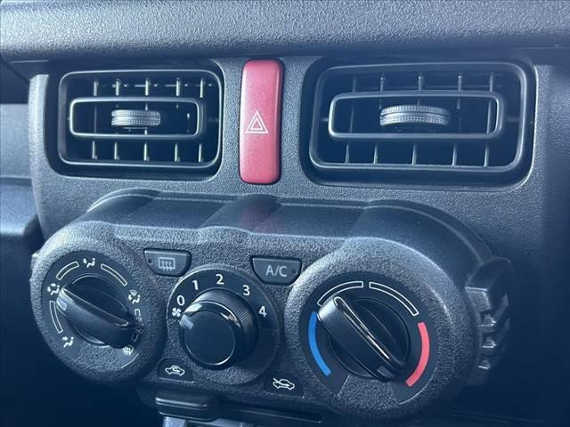 ジムニー XG 禁煙車 5MT 4WD 社外SDナビ フルセグ BT DVD キーレス スペアキー 横滑り防止 チルトステア ヨコハマ製マッドタイヤ サイドカーテンエアB マット プライバシーガラス レベライザー(25枚目)