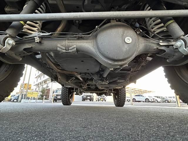 ジムニー XG 禁煙車 5MT 4WD 社外SDナビ フルセグ BT DVD キーレス スペアキー 横滑り防止 チルトステア ヨコハマ製マッドタイヤ サイドカーテンエアB マット プライバシーガラス レベライザー(38枚目)