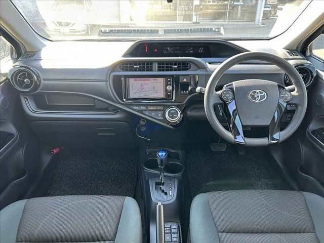 アクア Ｓスタイルブラック　中期　車検整備付　セーフティセンスＣ　オートＬＥＤヘッド＆フォグ　ＥＴＣ　シートヒーター　純１５ＡＷ　スマートキー　純正ＳＤナビ　フルセグ　ＢＴ　ＤＶＤ　ステリモ　Ｂカメラ　チルトステア　シートリフタ（2枚目）