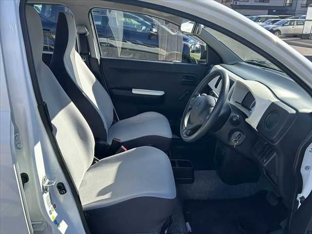 アルト ＶＰ　禁煙車　車検整備付　５ＡＧＳ　エアコン　パワステ　キーレス　スペアキー　ヘッドライトレベライザー　シガーソケット　純正セキュリティアラーム　ラジオチューナー　フロアマット　ドアバイザー　ＷＳＲＳエアＢ（16枚目）