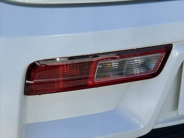 アルト ＶＰ　禁煙車　車検整備付　５ＡＧＳ　エアコン　パワステ　キーレス　スペアキー　ヘッドライトレベライザー　シガーソケット　純正セキュリティアラーム　ラジオチューナー　フロアマット　ドアバイザー　ＷＳＲＳエアＢ（28枚目）