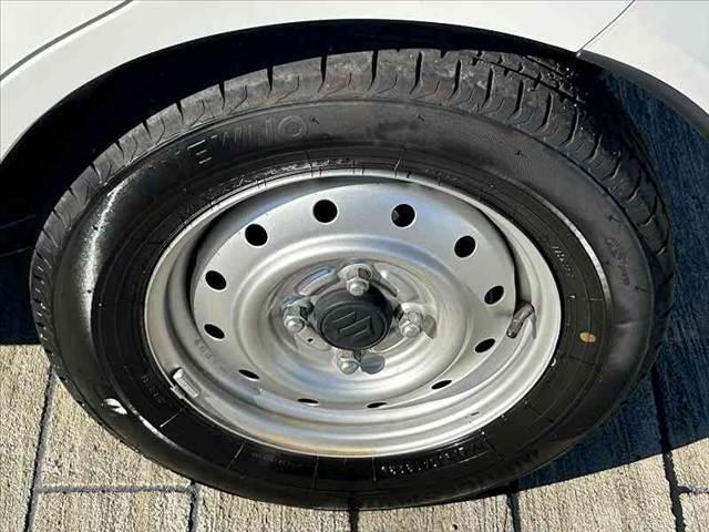 アルト ＶＰ　禁煙車　車検整備付　５ＡＧＳ　エアコン　パワステ　キーレス　スペアキー　ヘッドライトレベライザー　シガーソケット　純正セキュリティアラーム　ラジオチューナー　フロアマット　ドアバイザー　ＷＳＲＳエアＢ（32枚目）