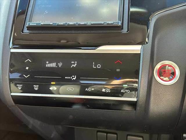 フィット 　後期　禁煙車　車検整備付　社外メモリナビ　地デジ　ＢＴ　Ｂカメラ　ステリモ　スマートキーＸ２　ＥＴＣ　ドラレコ　Ａストップ　電格ミラーウインカー　チルトステア　シートリフター　Ｐガラス（6枚目）