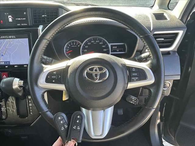 タンク カスタムG 後期 禁煙車 車検整備付 SA3 Aハイビーム コーナーセンサー 両電スラ クルコン 純正9インチナビ フルセグ BT DVD Bカメ ステリモ オートLED スマートキーX2 革巻きステア(7枚目)