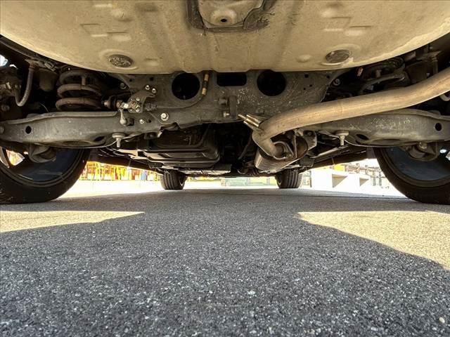 ハリアー エレガンス 禁煙車 車検整備付 モデリスタフルエアロ ナビ フルセグ バックモニター ETC プッシュスタート スマートキー パワーシート 横滑り防止 LEDオートライト BT DVD再生 合皮コンビシート(40枚目)