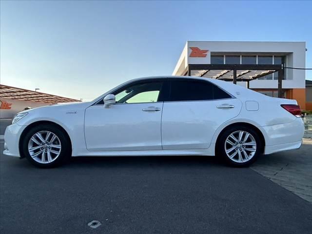 クラウンハイブリッド アスリートS 禁煙車 プリクラ レーダークルーズ コーナーセンサー 純正AW メーカーナビ スーパーサウンド フルセグ BT Bカメ ETC ミラー型FRドラレコ スマートキーX2 Pシート シートヒーター(11枚目)